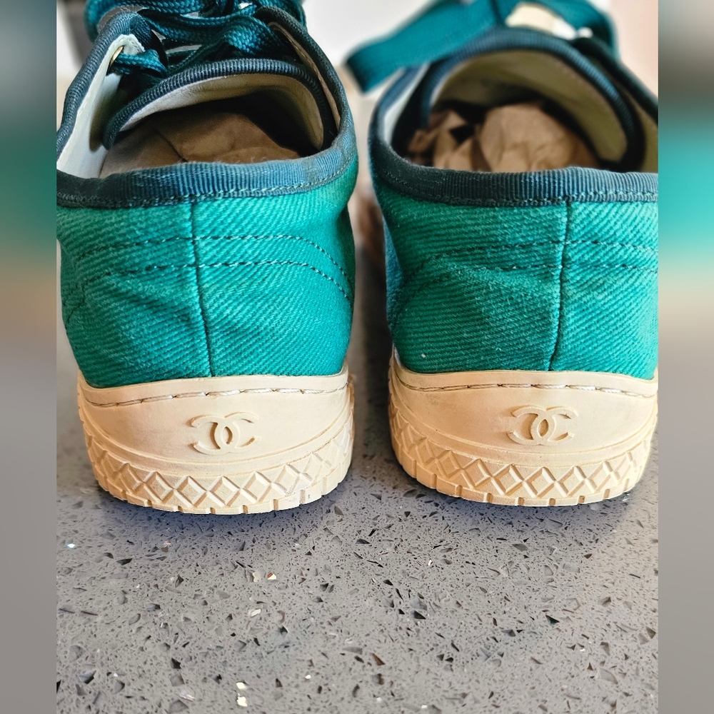 Chanel Sneaker Made In Italy💚 - Picture 4 of 17